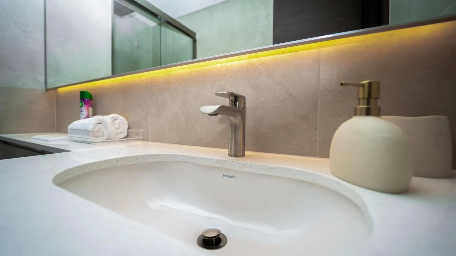 Stylish 1Br Retreat Perfect For Couples Apartment Dubai