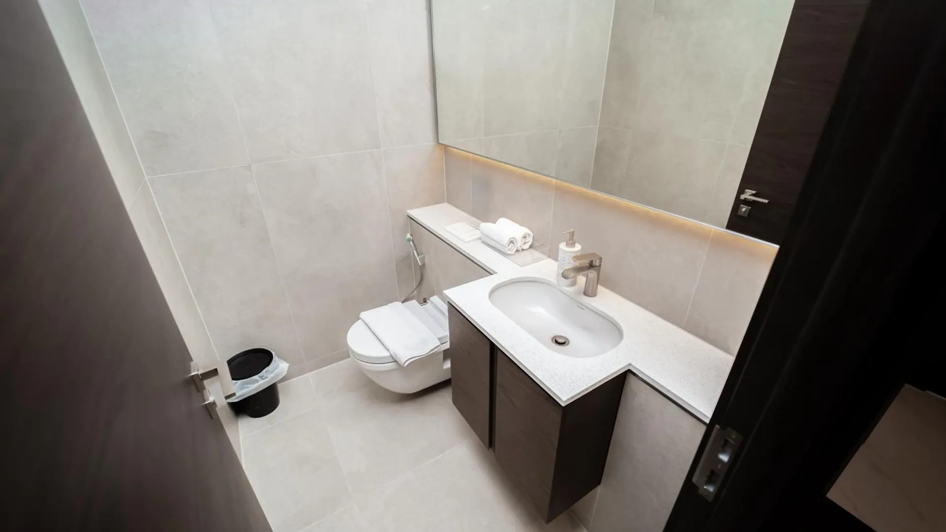 Stylish 1Br Retreat Perfect For Couples Apartment Dubai